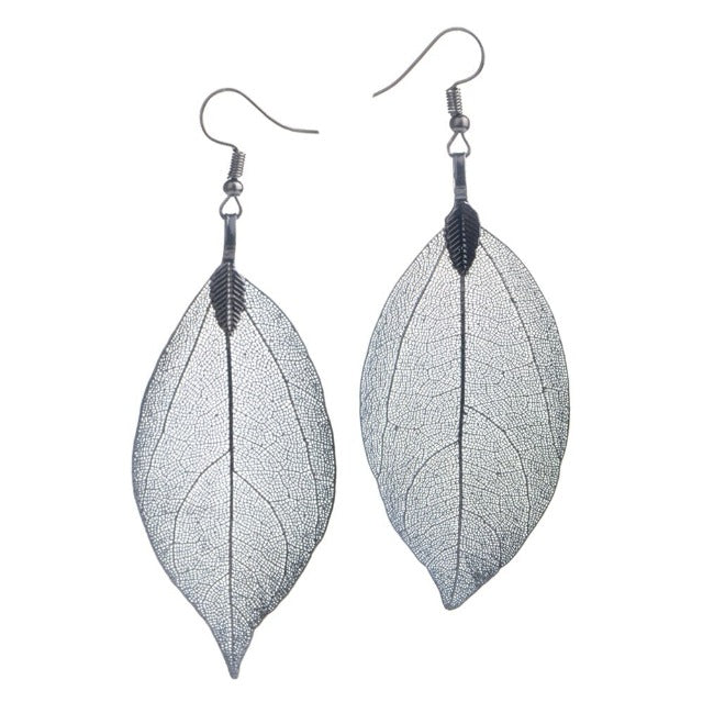 Larah – Leaf Motif Earrings in Boho Style