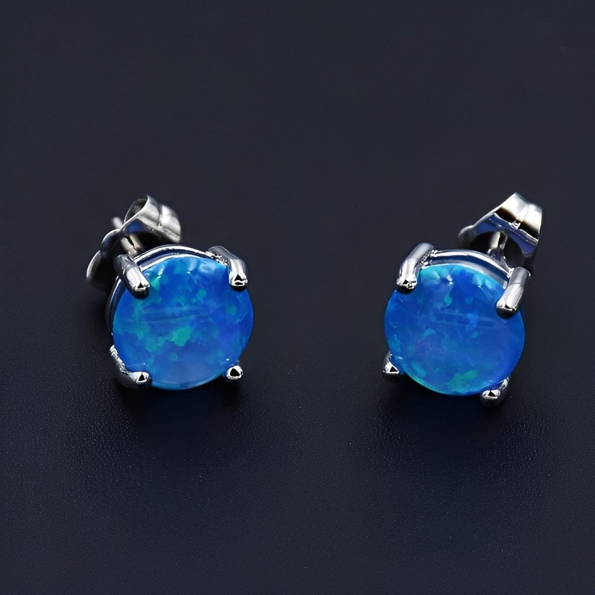 Camille – Chic stud earrings in opal