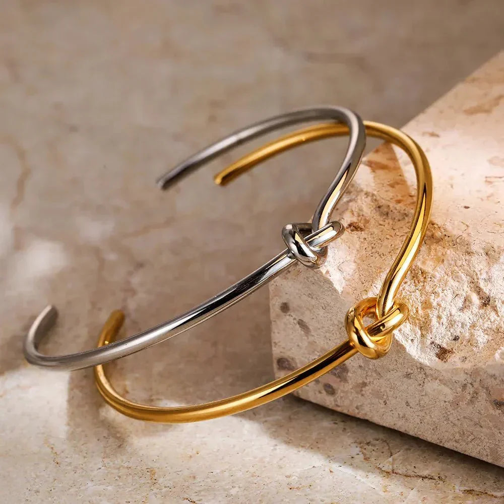 Clea – Classic Knot Bracelet