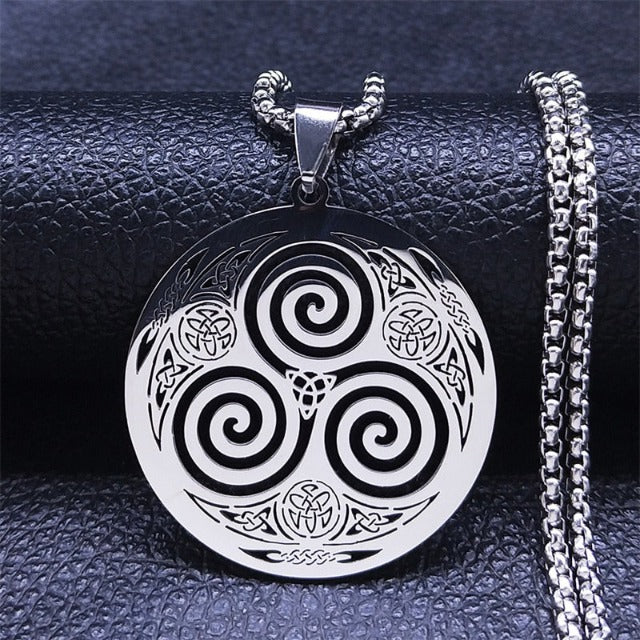 Eryndor – Celtic Necklace featuring Triskel Pendant