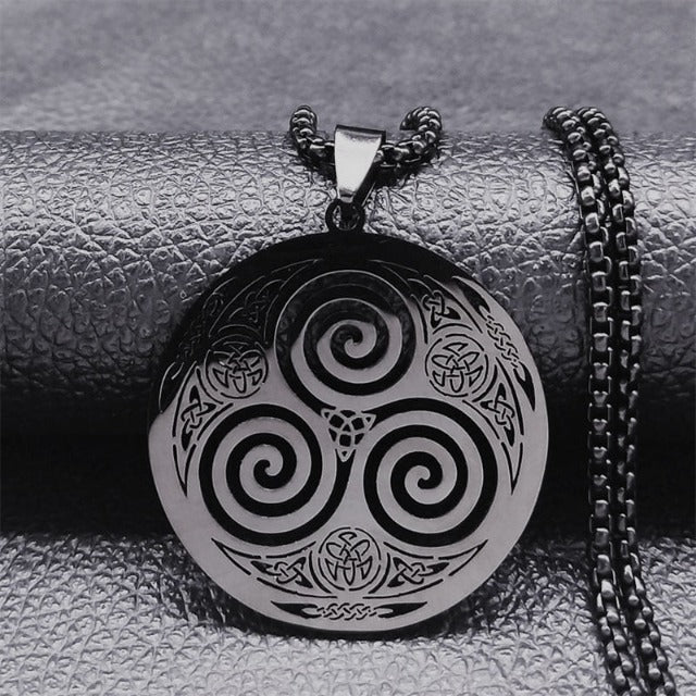 Eryndor – Celtic Necklace featuring Triskel Pendant