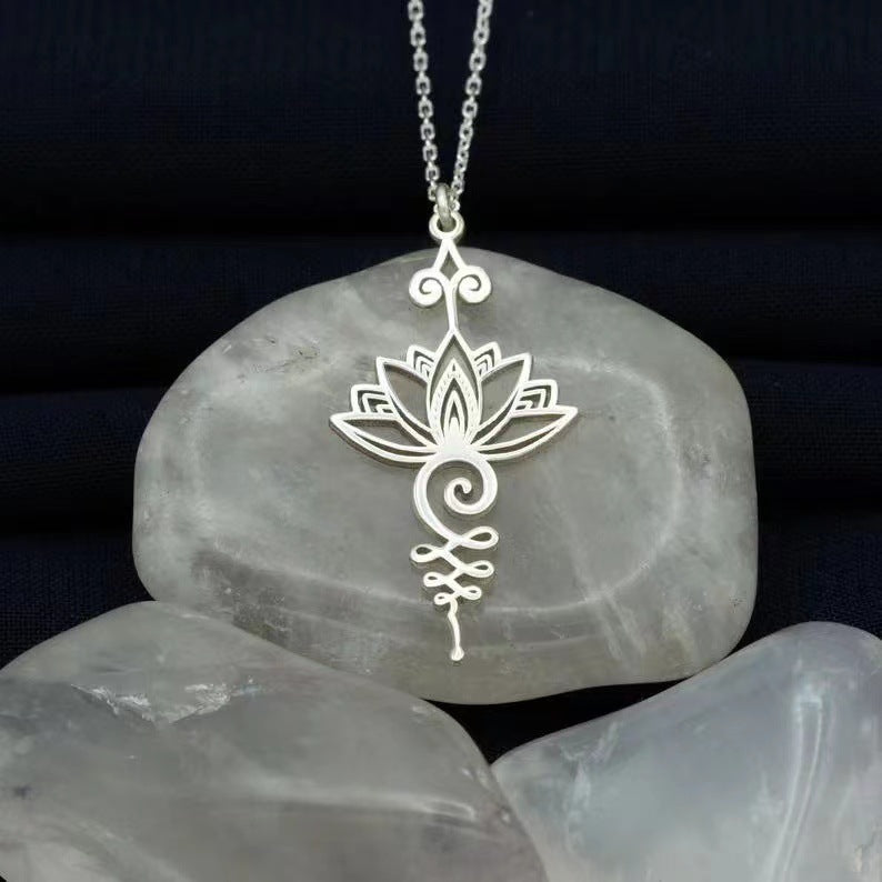 Lysia – Necklace Glow of the Lotus