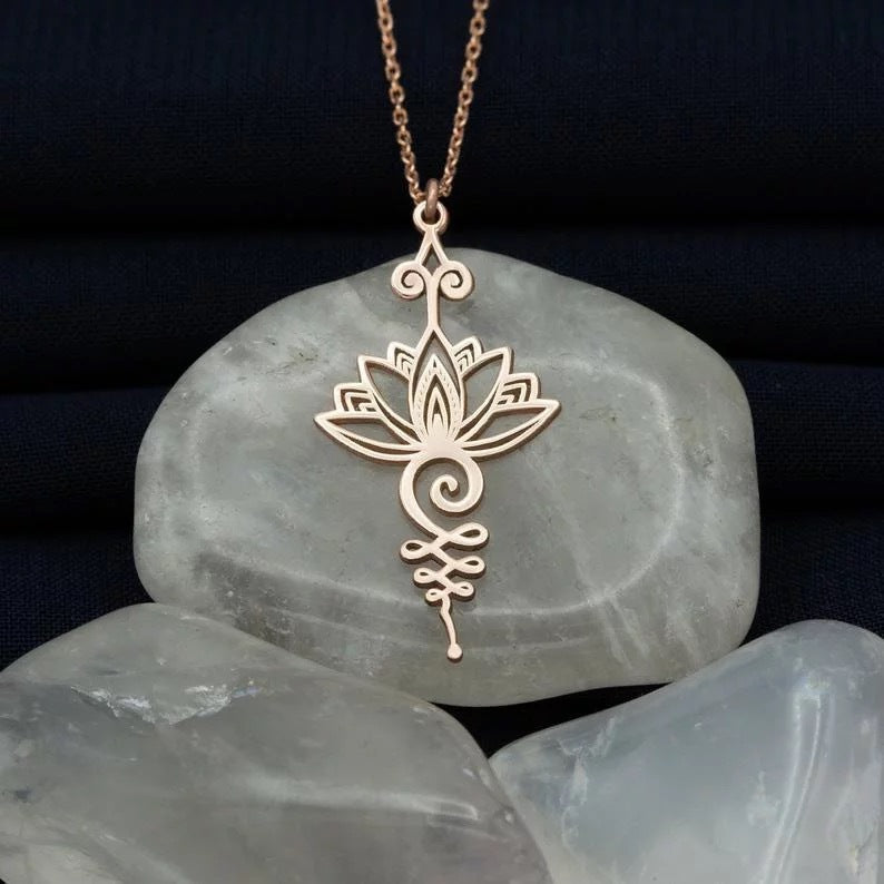 Lysia – Necklace Glow of the Lotus