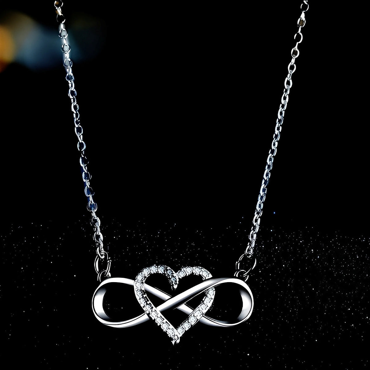 Amaya – Infinite Necklace & Heart of Eternal Love
