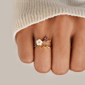 Leah - Crystal White Flower Ring Crafted from Gold