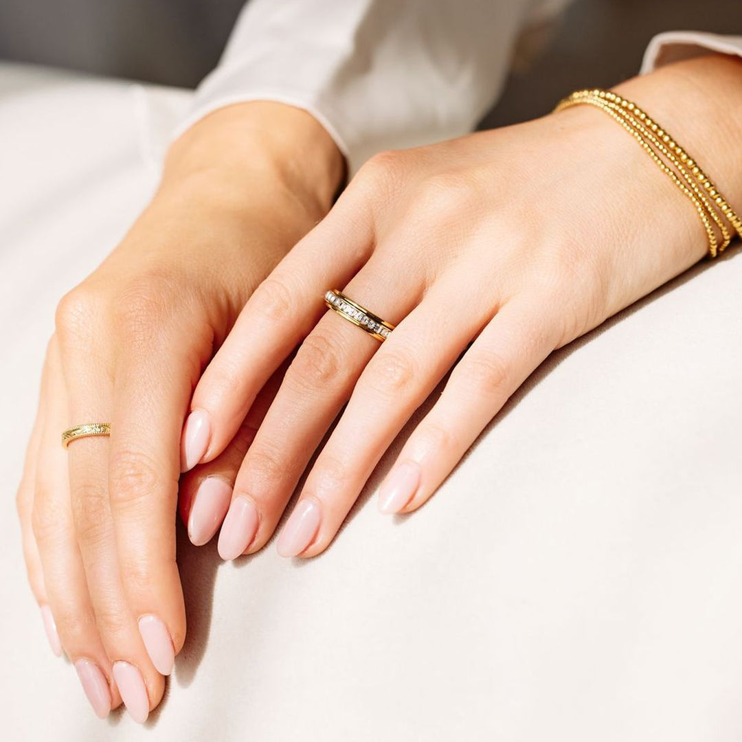 Alessia – Rotating Fidget Ring with Crystal Highlight