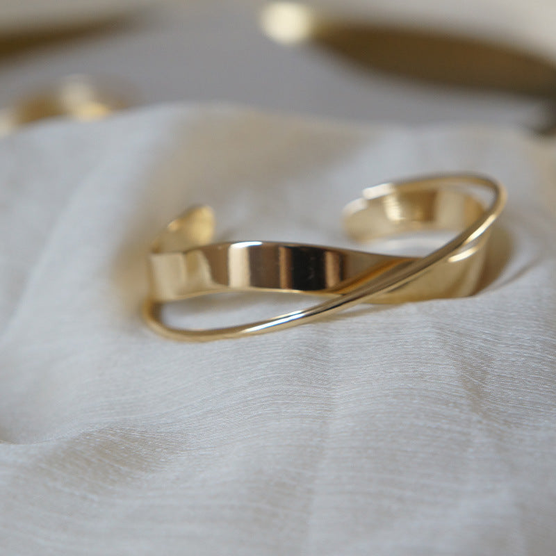 Liora – Radiant Minimalist Bracelet