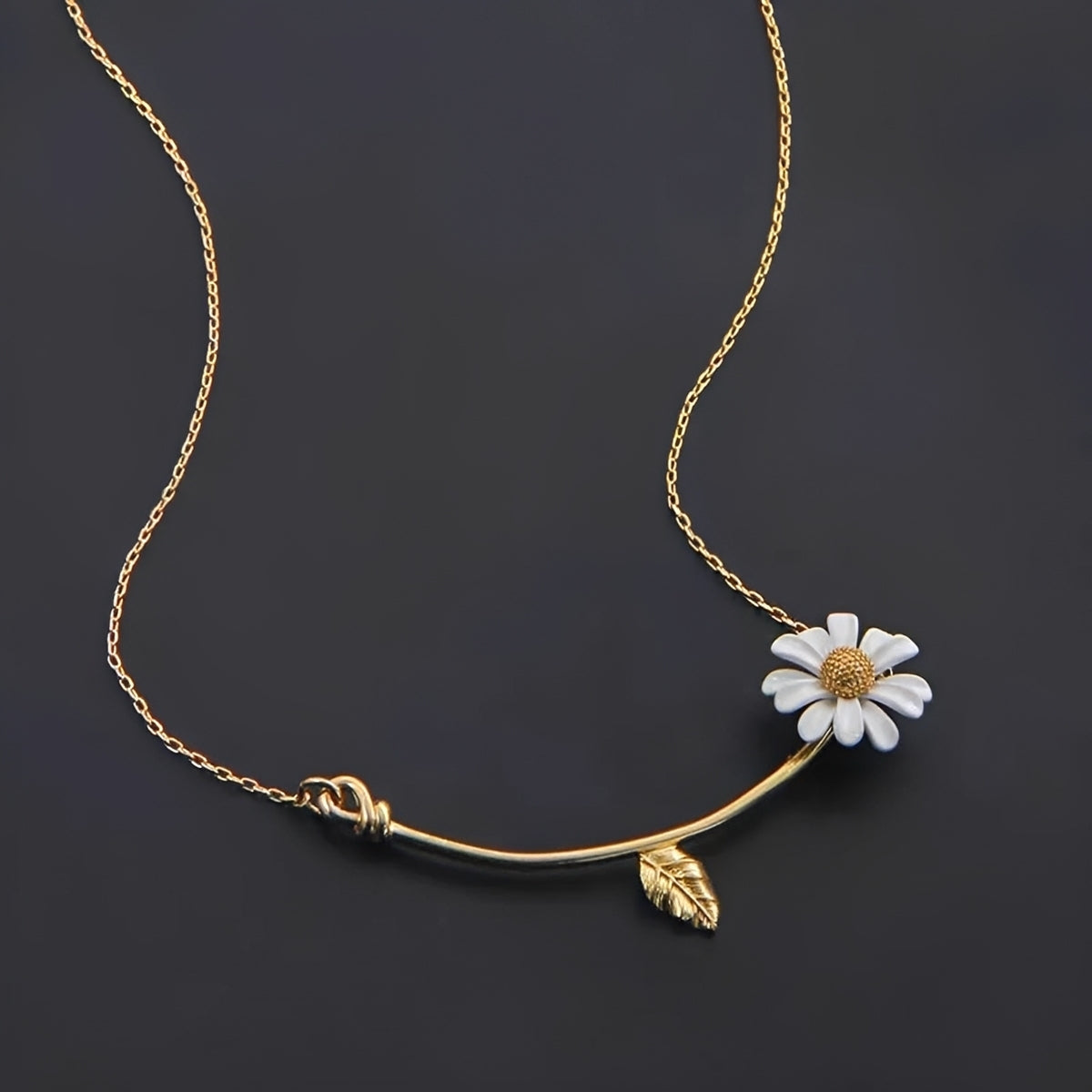 Azadeh - Necklace with flower and leaf