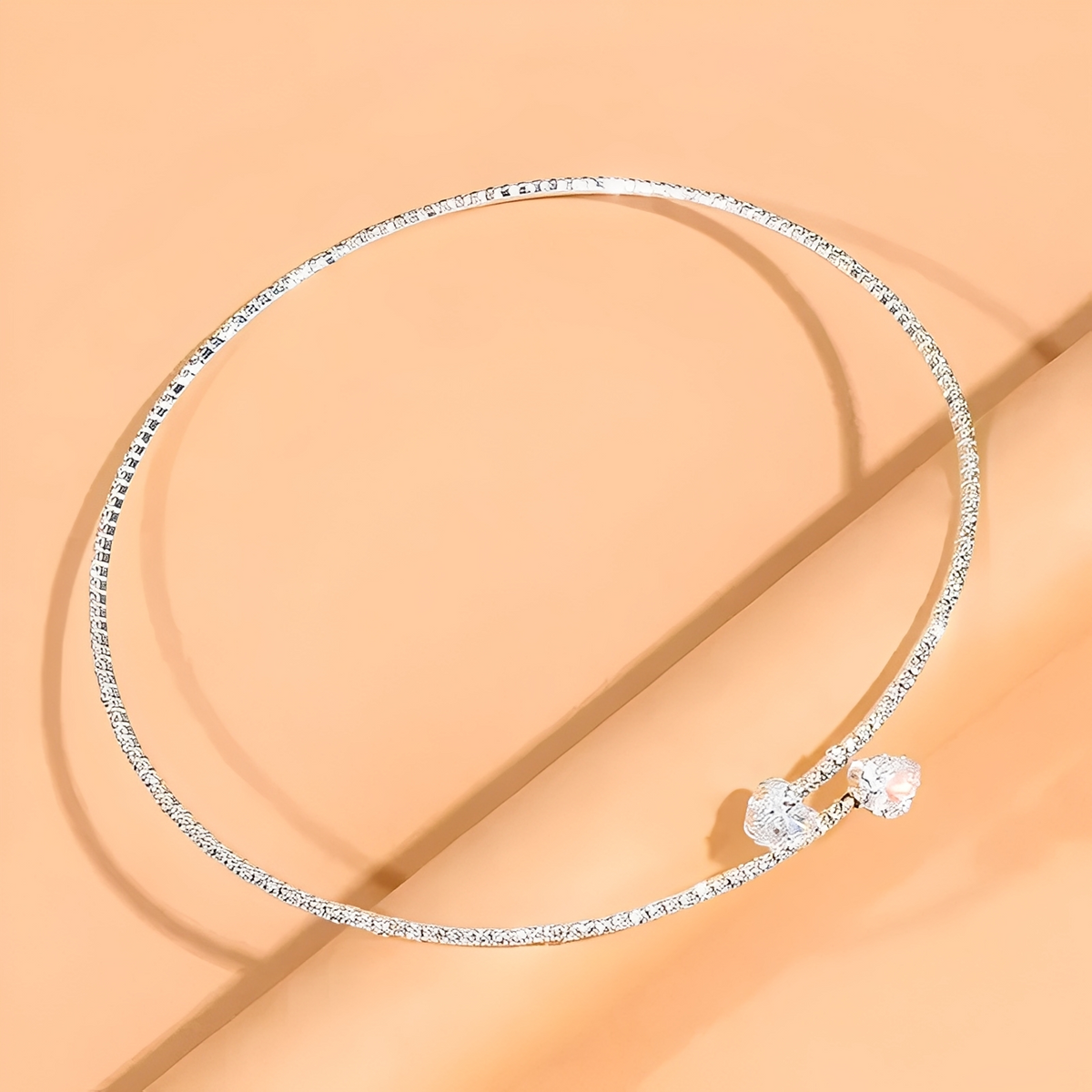 Olli – Necklace Open Heart featuring Diamonds
