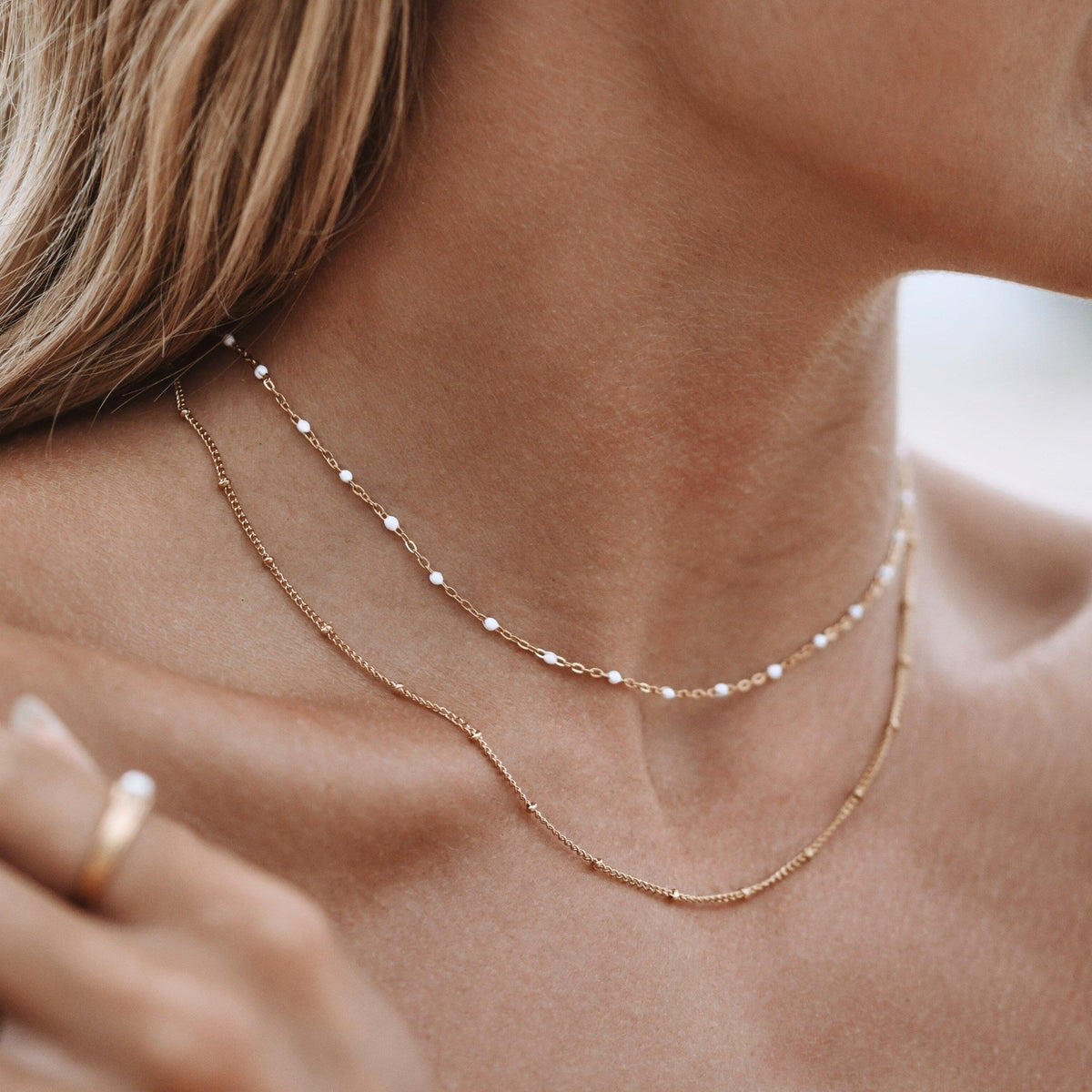 Aveline – Double necklace featuring gold beads and enamel