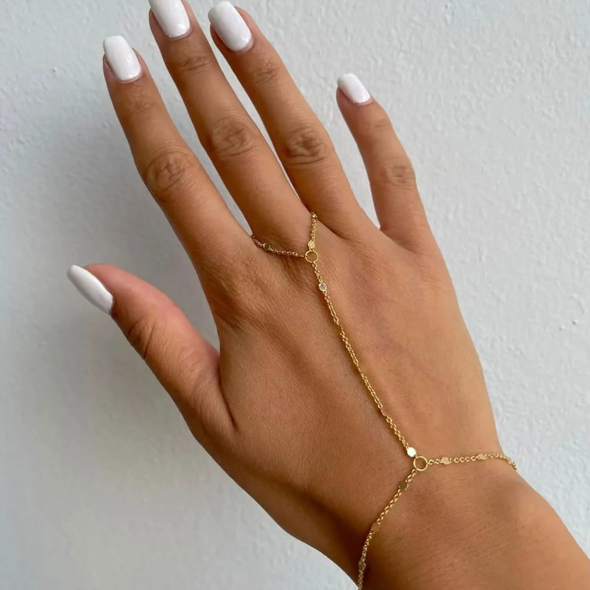 Lynda – Bracelet Featuring Oriental Chain Design