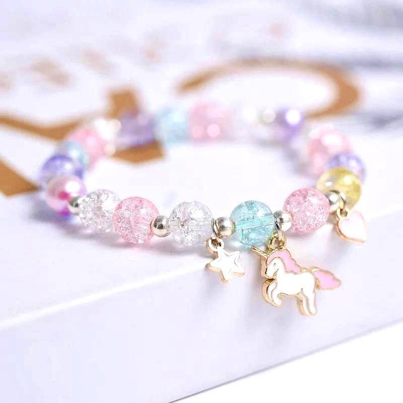 Dreamy - Pearl Bracelet featuring Unicorn Charm