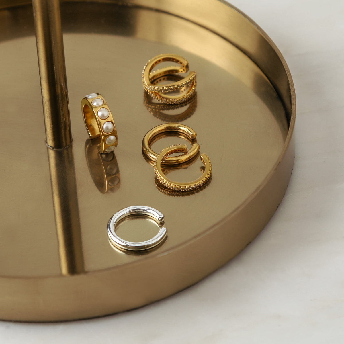 Bree – Gold-Plated Ear Cuff Adorned with Crystals