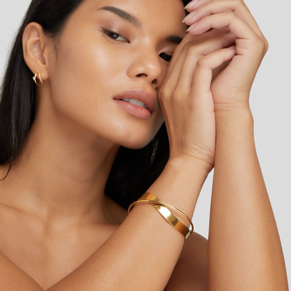 Eve – Extraordinary Golden Bangle