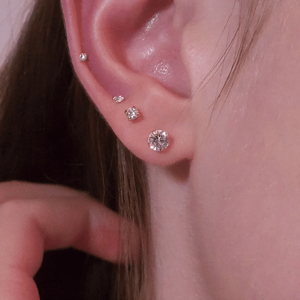 Sloane - Glimmering Mini Stud Earrings 2mm