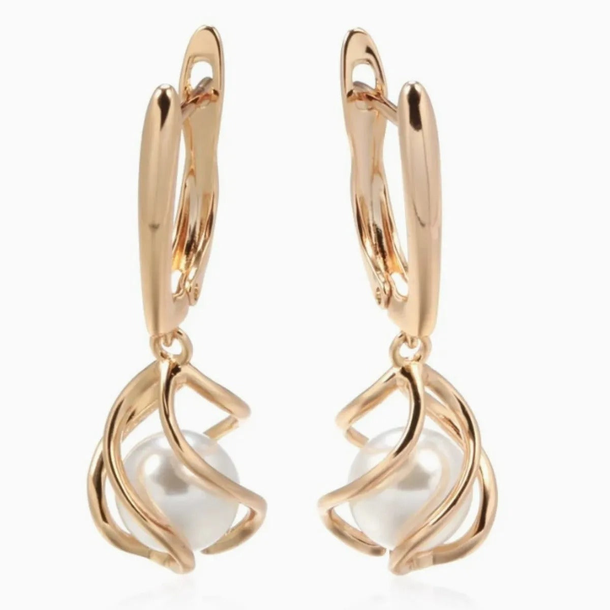 Lyanna – Golden Pearl Earrings with Gentle Glow