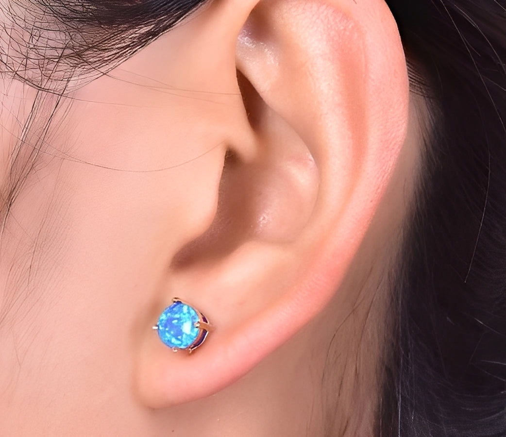 Camille – Chic stud earrings in opal