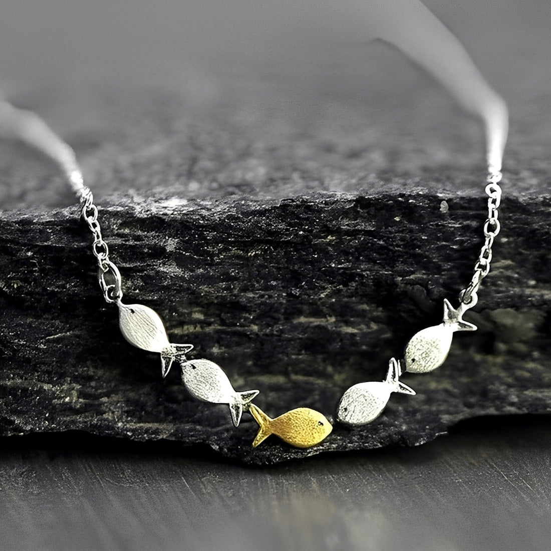 Amandine – Elegant goldfish necklace
