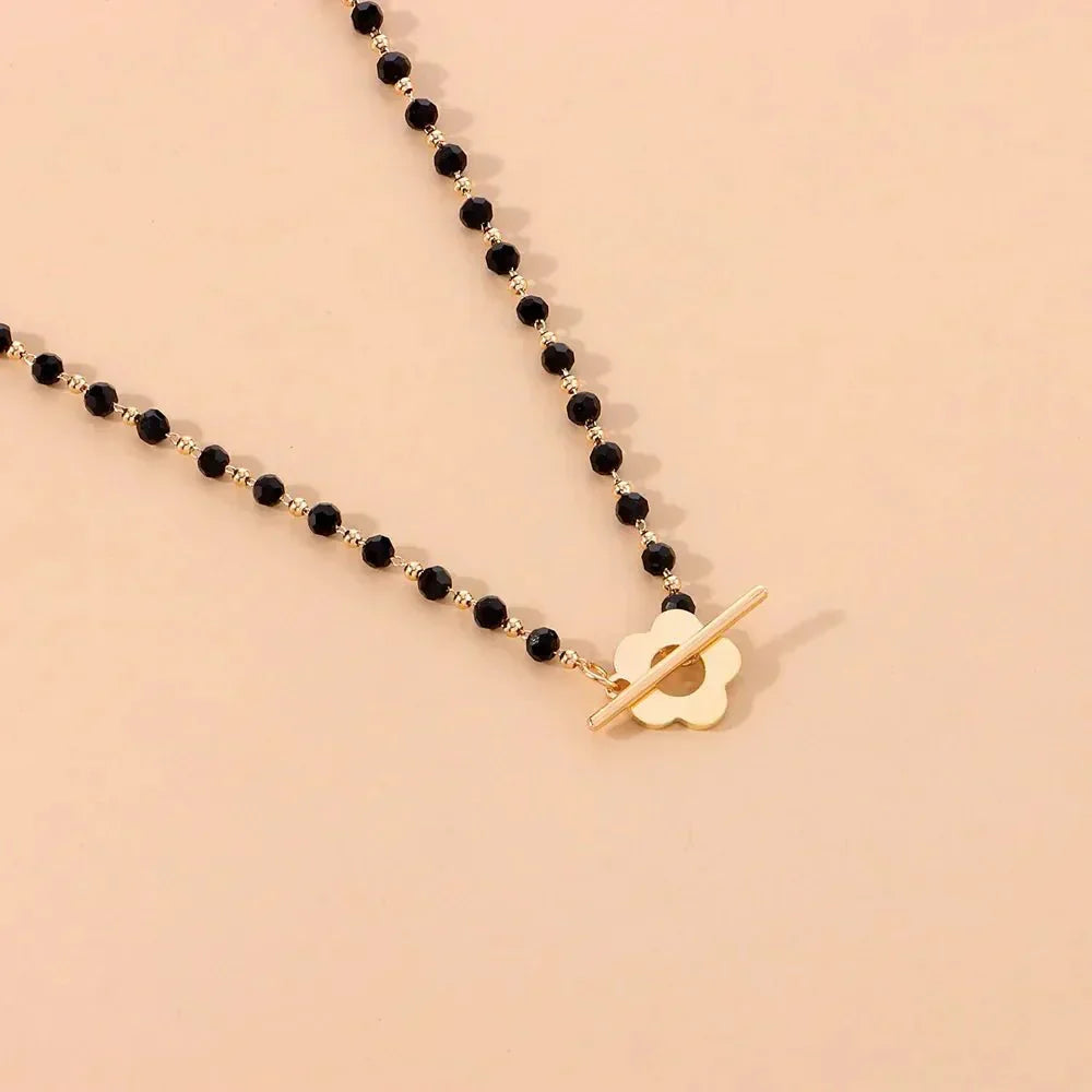 Naya – Choker Necklace with Floral Clasp