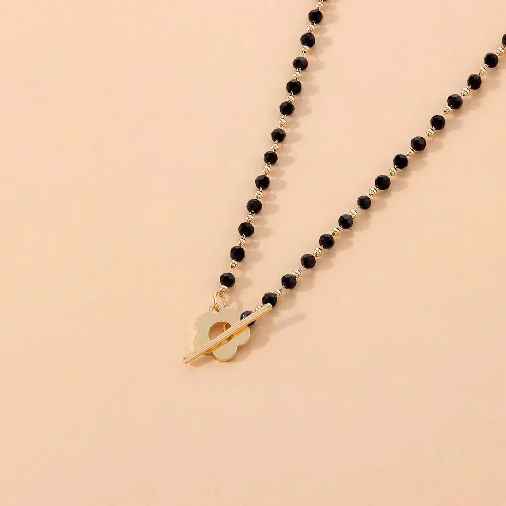 Naya – Choker Necklace with Floral Clasp
