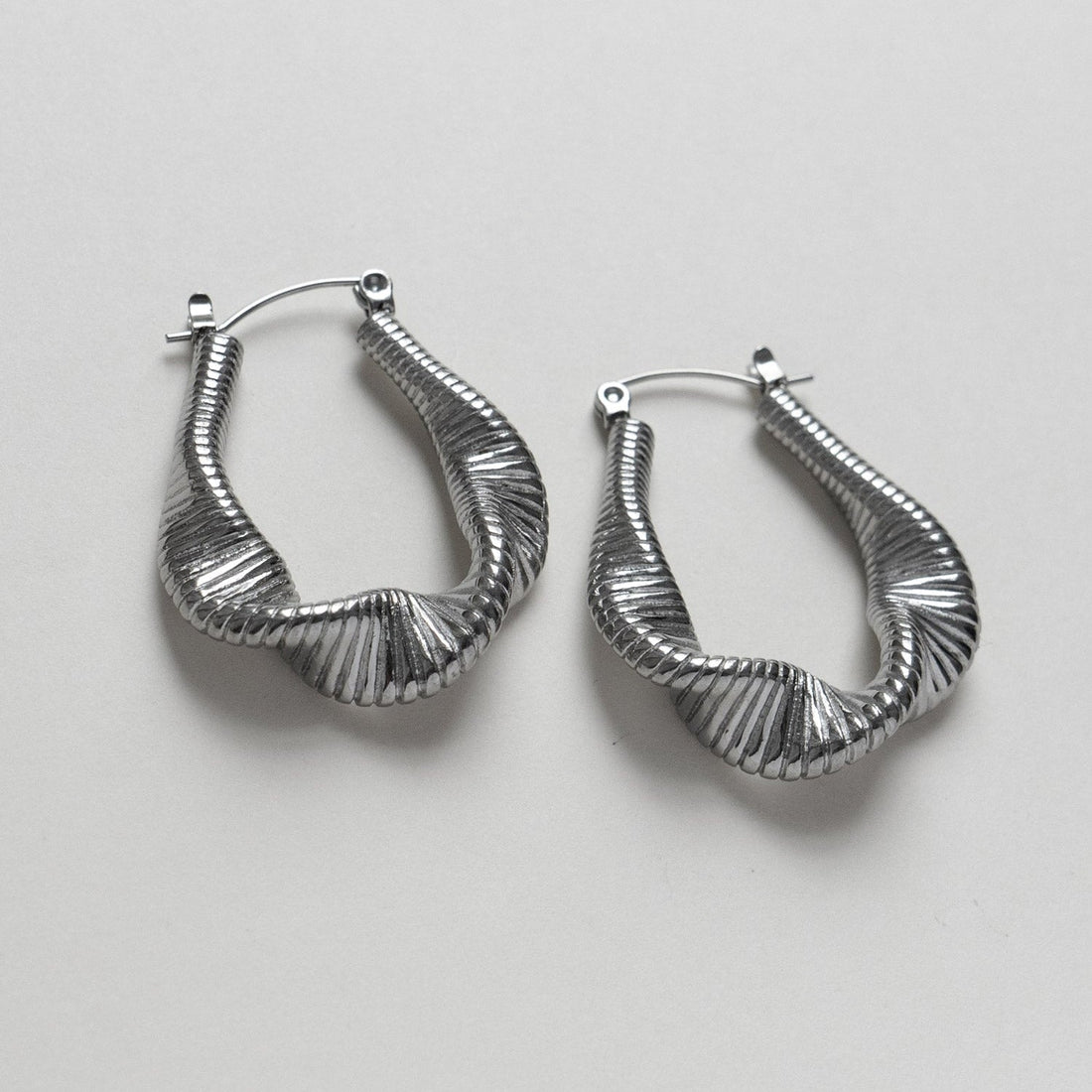 Lyra - Silver Curved Wave Hoops