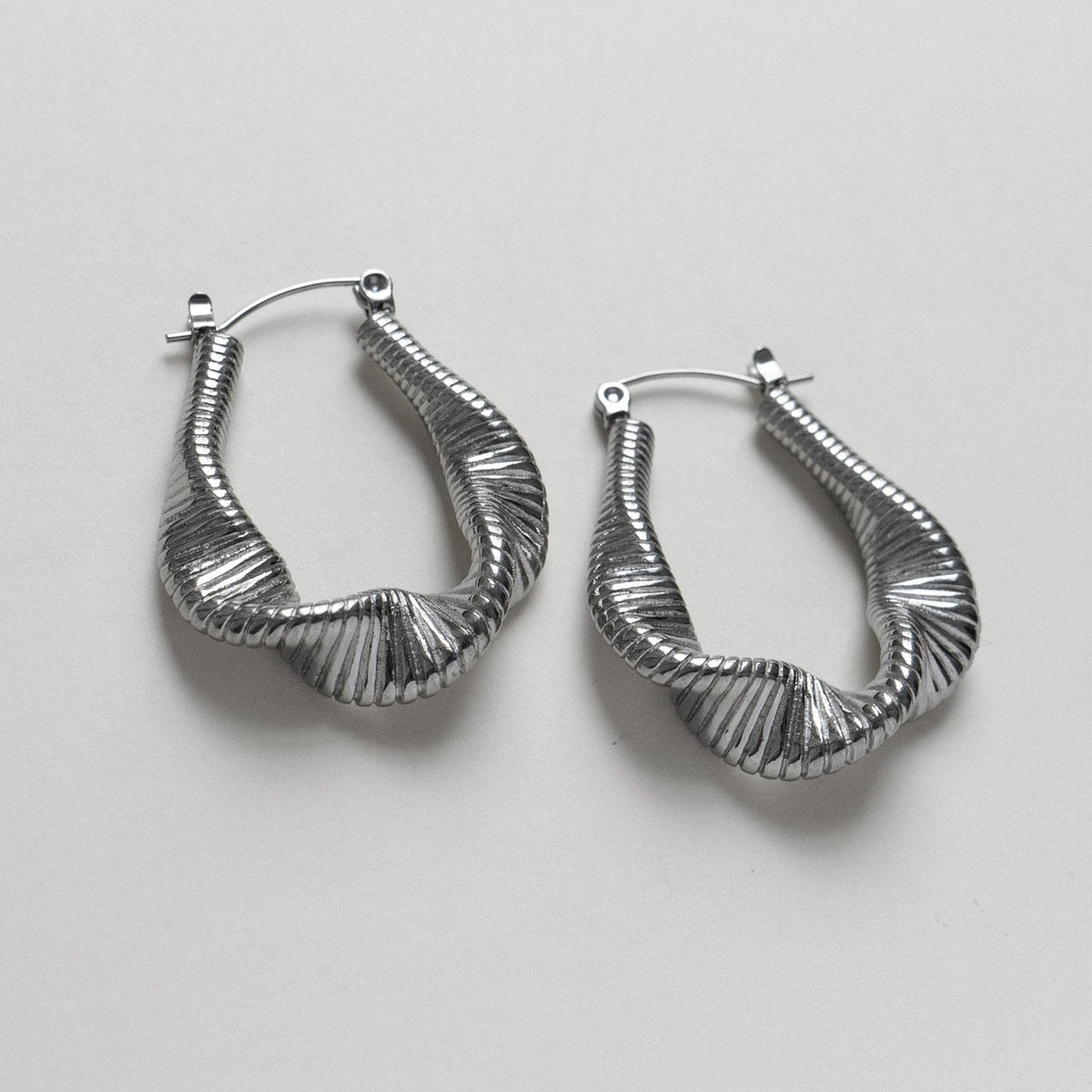Lyra - Silver Curved Wave Hoops