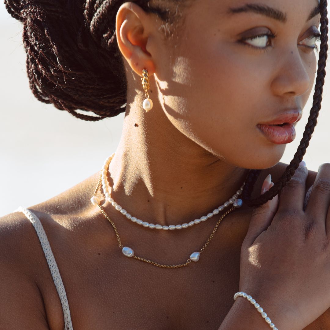 Kara – Necklace Featuring Small Freshwater Pearls