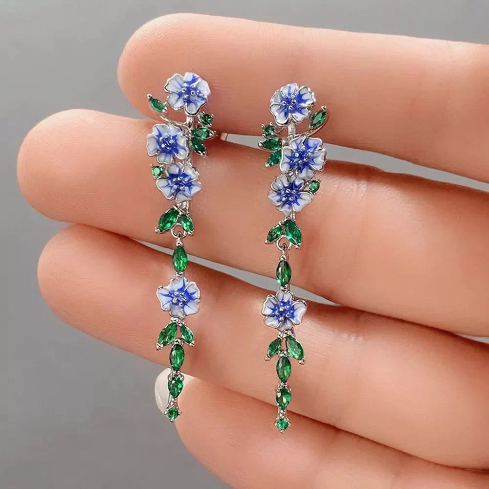 Yara – Hanging Earrings in Flower Blue