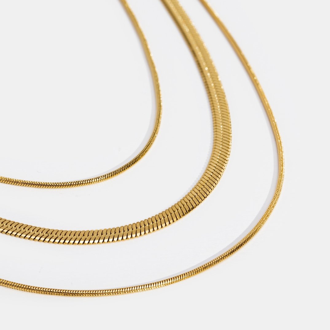 Agot – Multi-layered necklace in gold