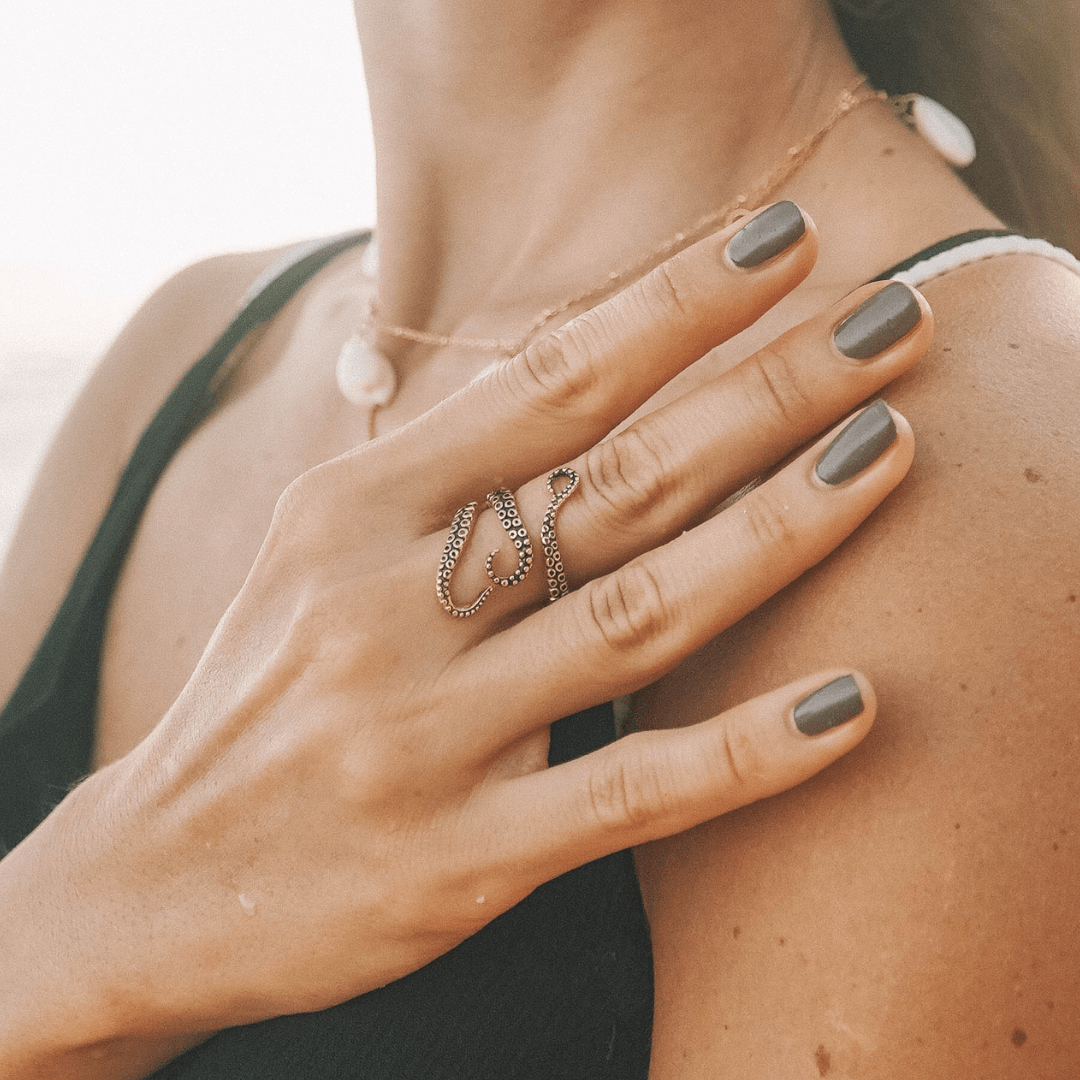 Thalassa – Adjustable Octopus Tentacle Ring