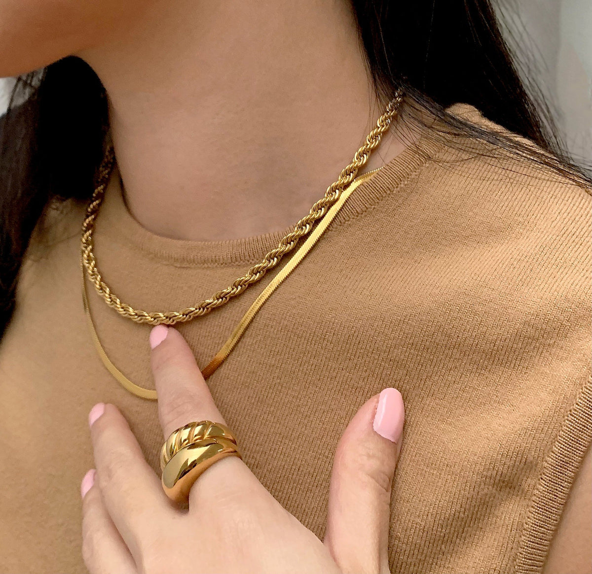 Lucienne - Stylish Gold Necklace in Snake Style