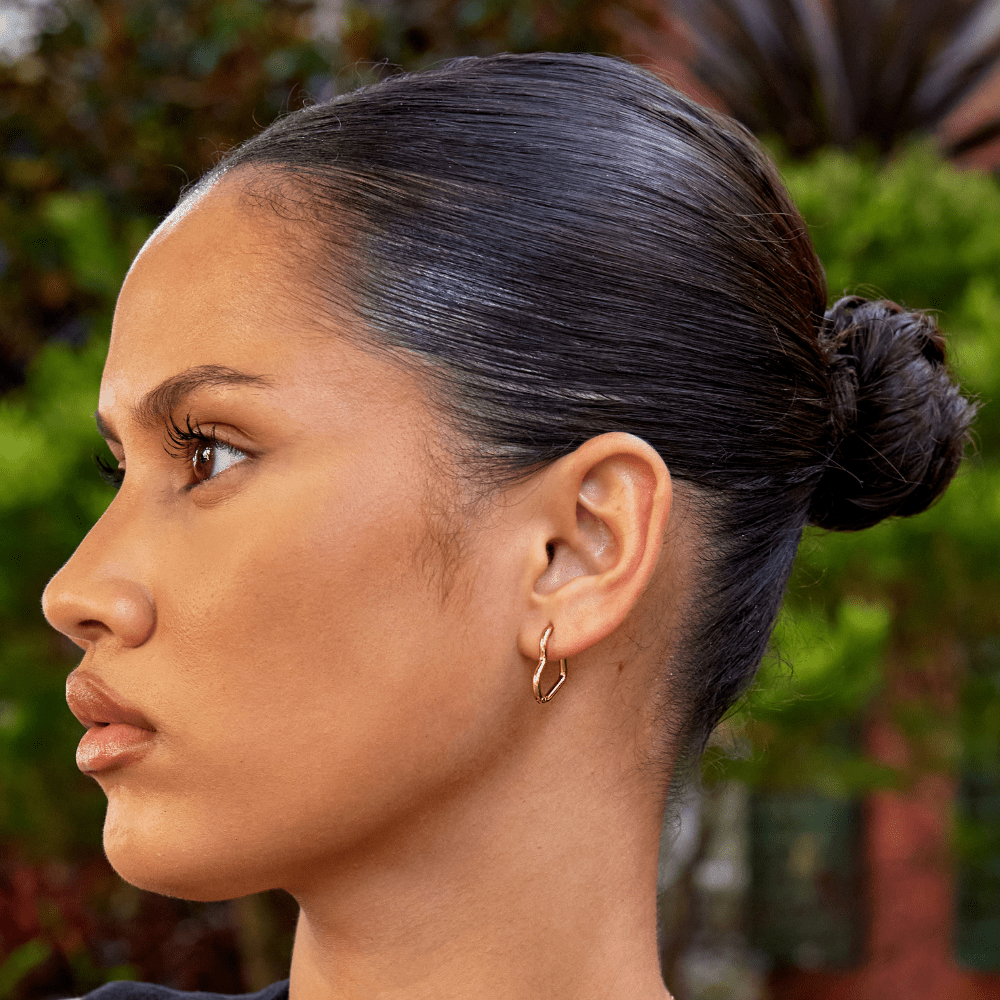 Tessia – Golden Heart-Shaped Hoops