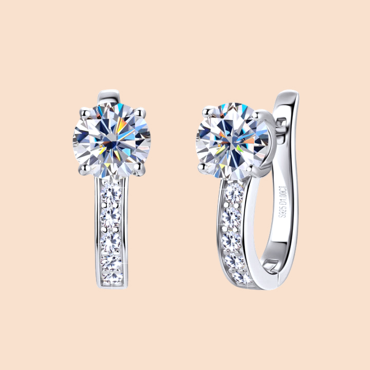 Nathalie – Huggie Earrings Crafted from Moissanite Gold 18K
