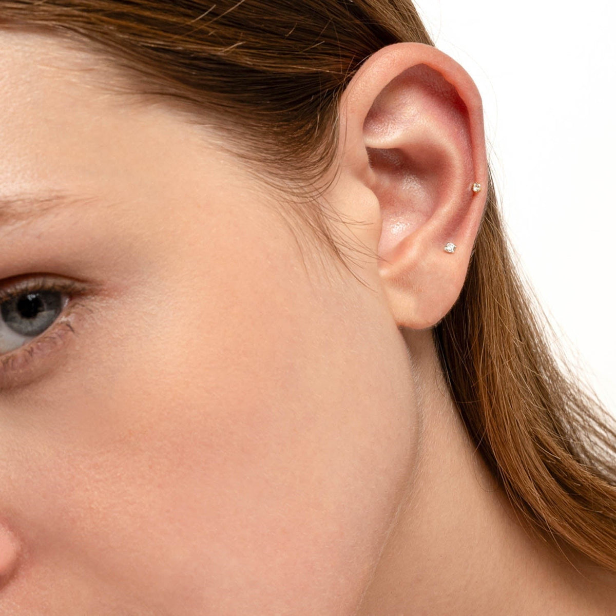 Sloane - Glimmering Mini Stud Earrings 2mm