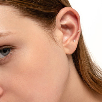 Sloane - Glimmering Mini Stud Earrings 2mm