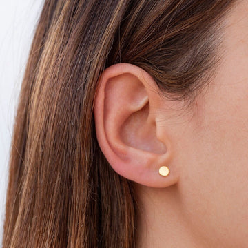 Small Round Dot - Basic Ear Studs