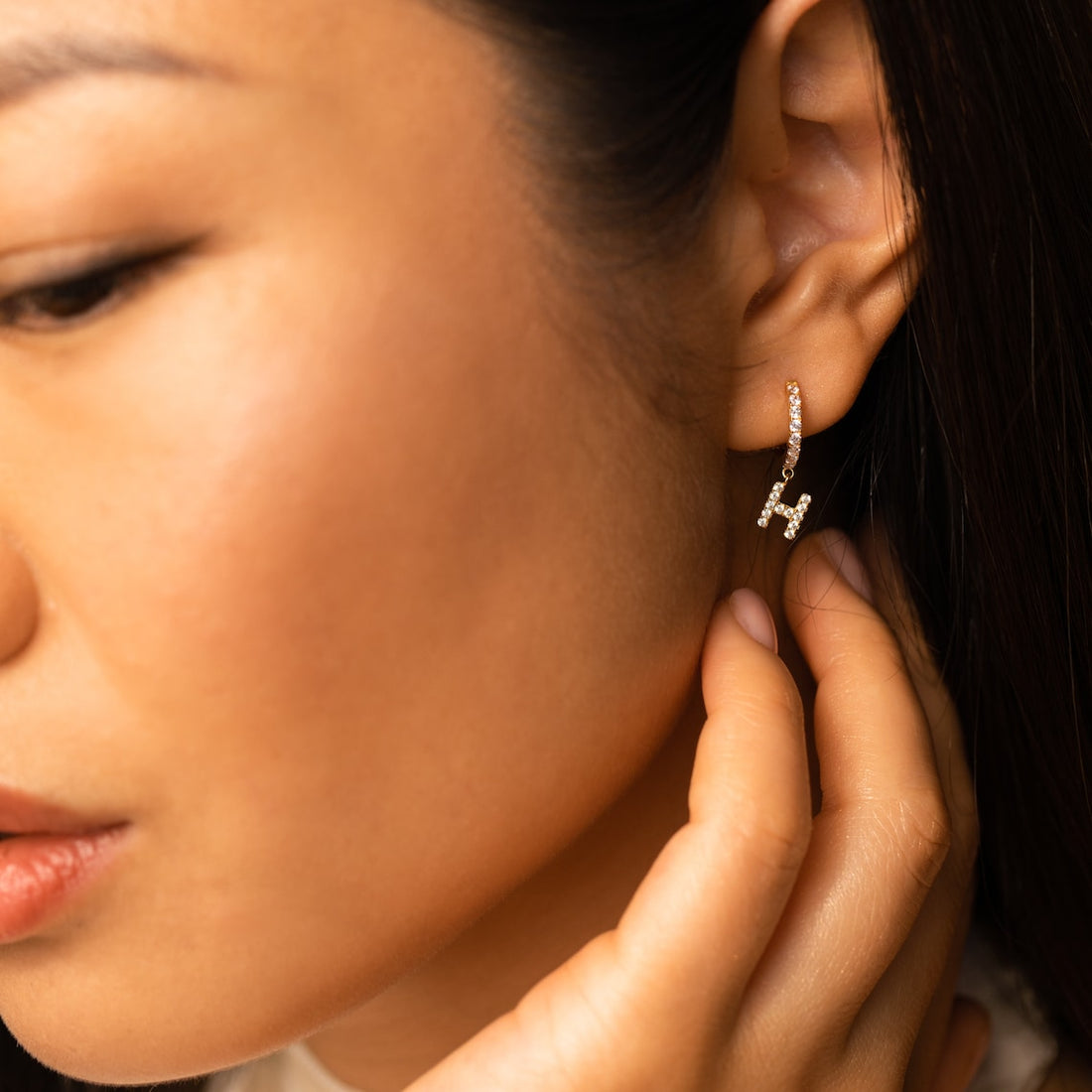 Letter earrings featuring diamonds - Delicate huggie earrings