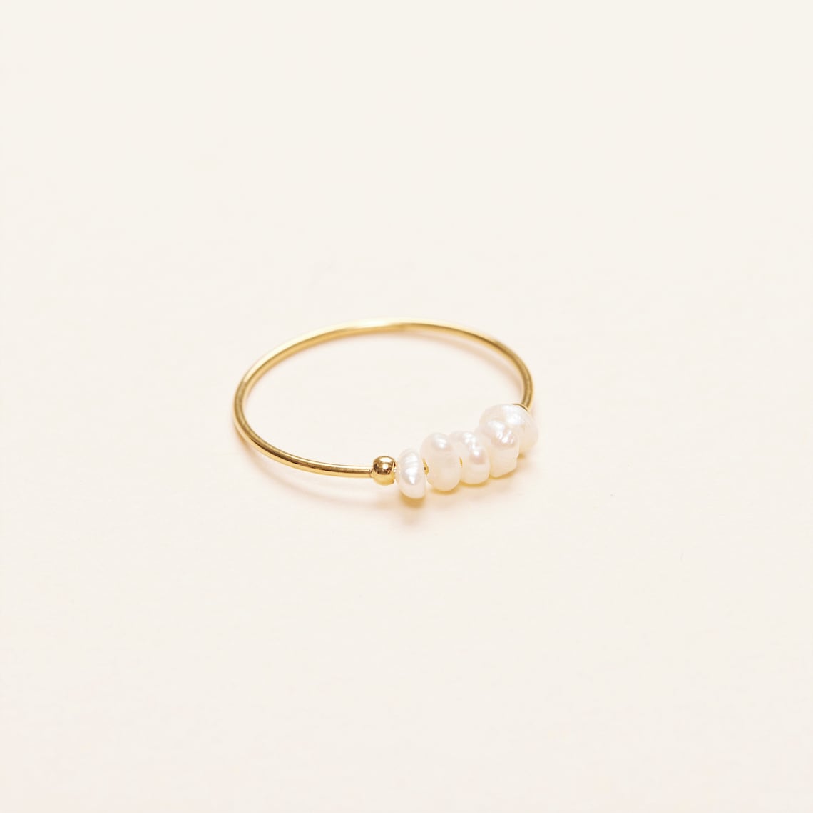 Mini Pearl Ring