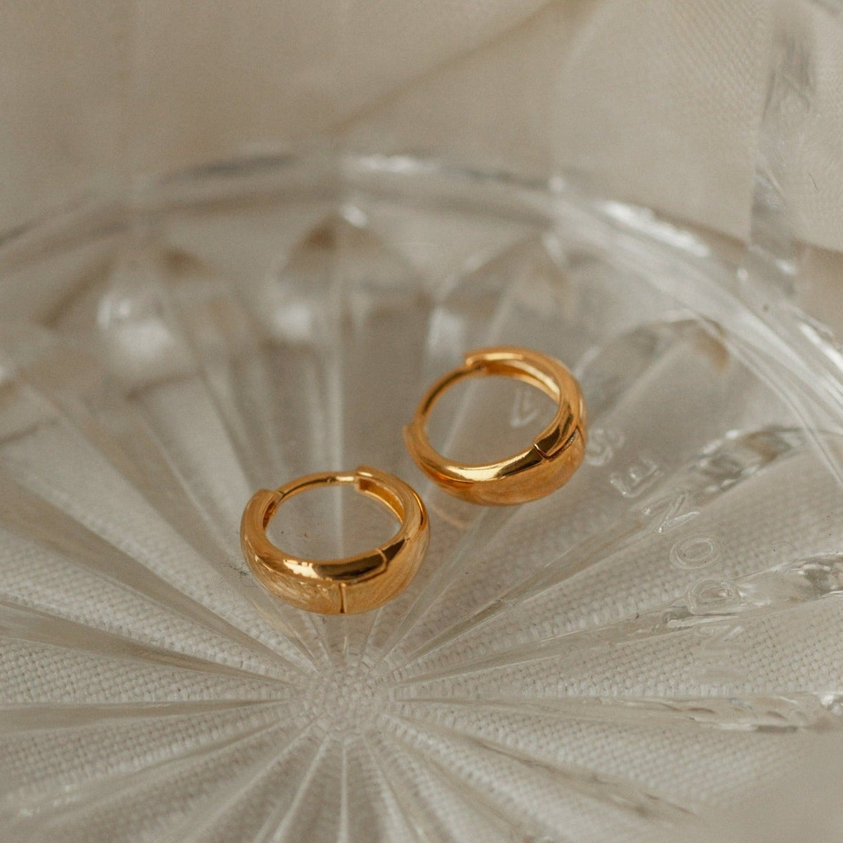 Foldable Huggies - Curved Buckle Earrings