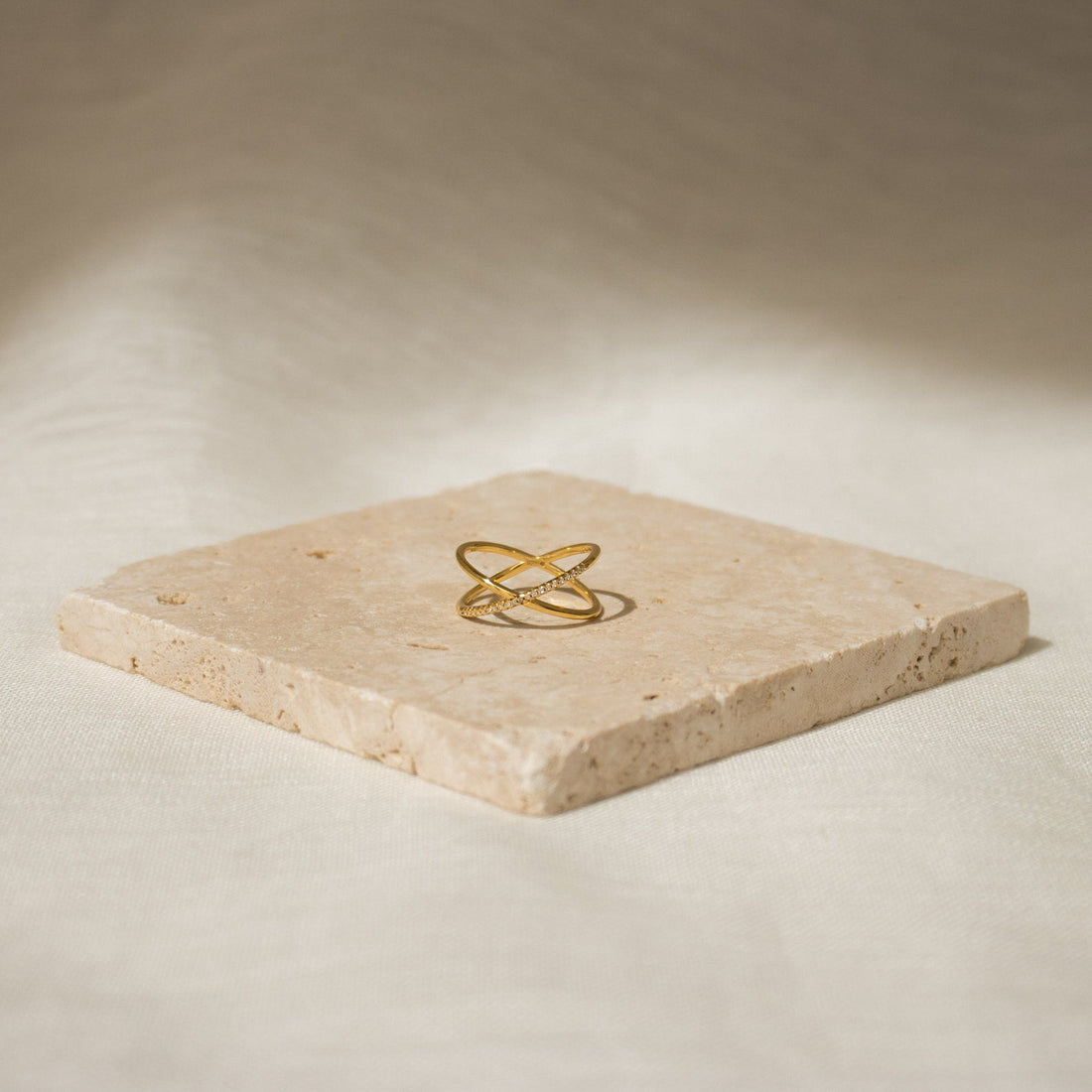 Lena – Luxury pavé X ring