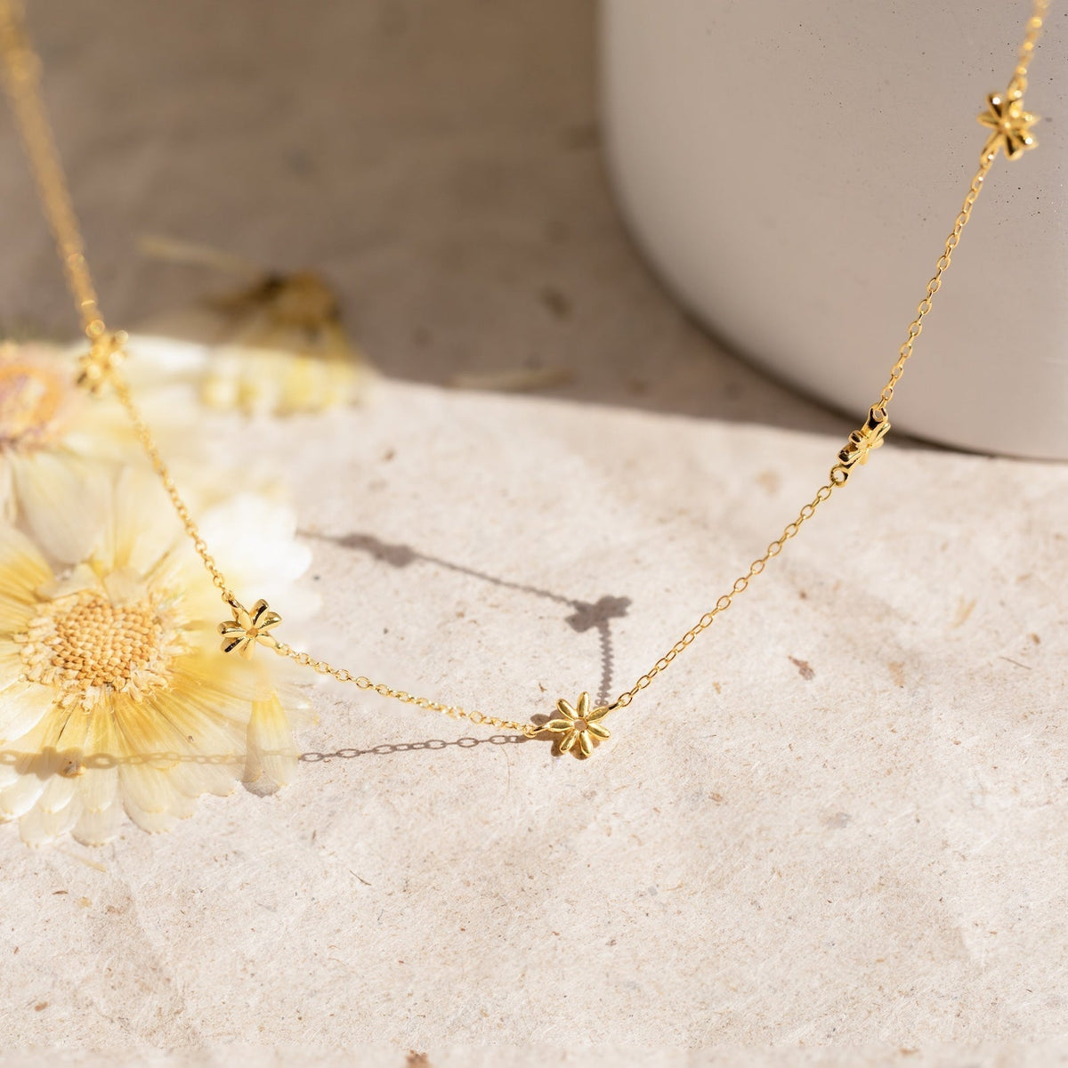 Flower Child Necklace - Daisies Bead Necklace