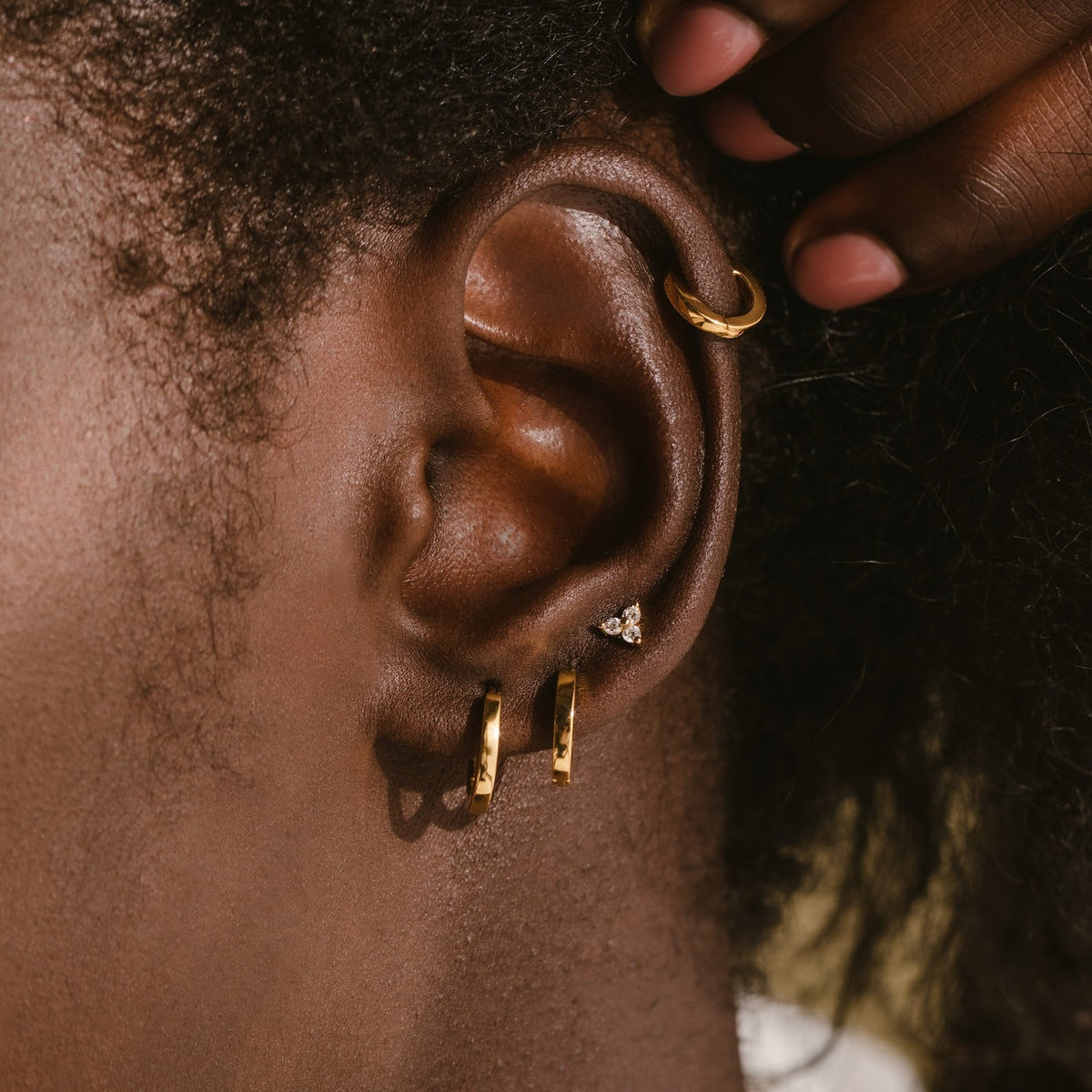 Basic Huggie Hoops - Snap Earrings