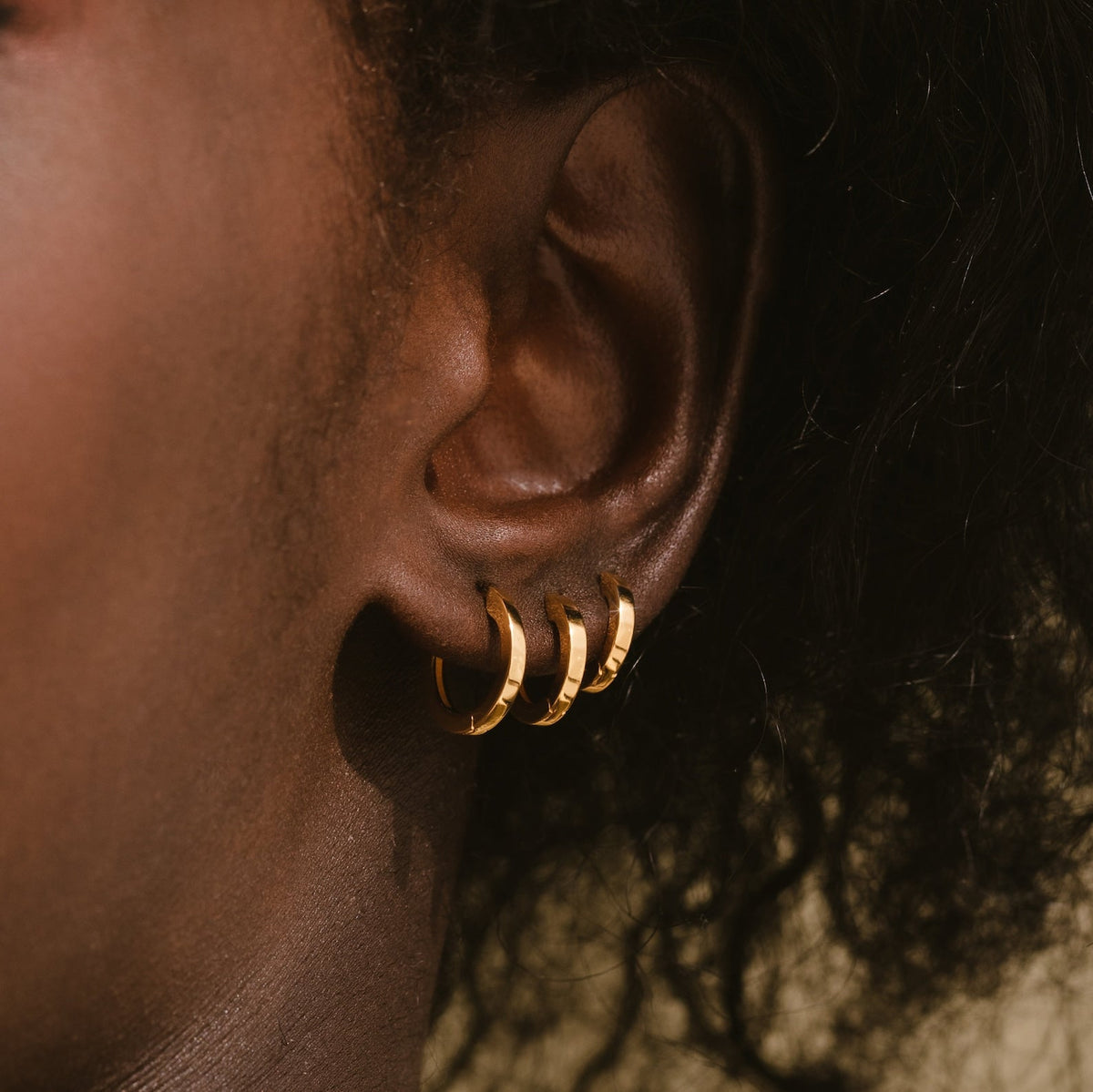Basic Huggie Hoops - Snap Earrings