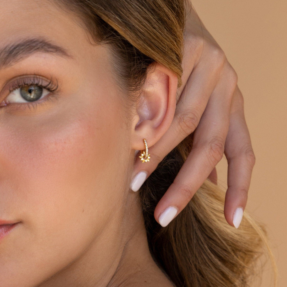 Natalia – Pave Hoop Soleil