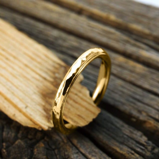 Nadia – Subtly Hammered Ring