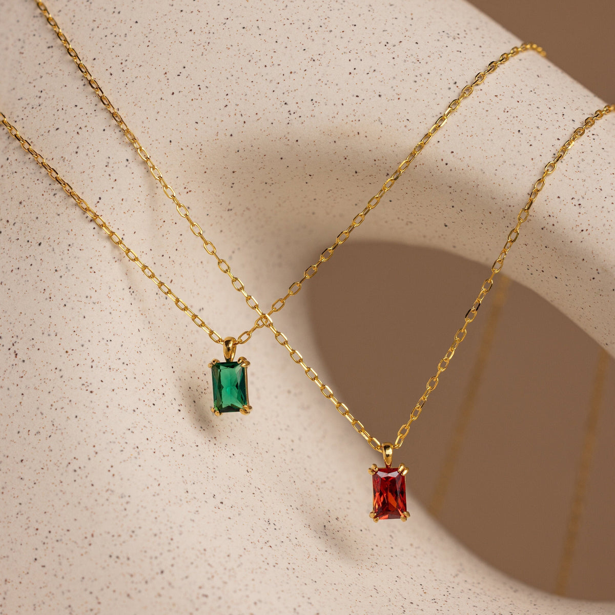 Victoria – Emerald Waist Necklace