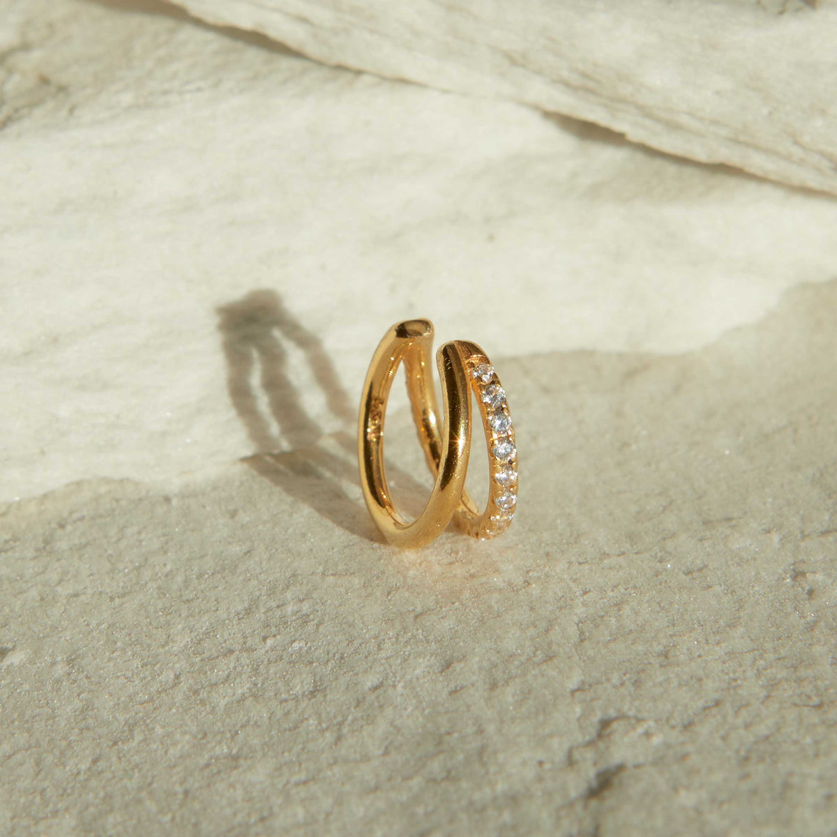 Kelly – Golden Ear Cuff
