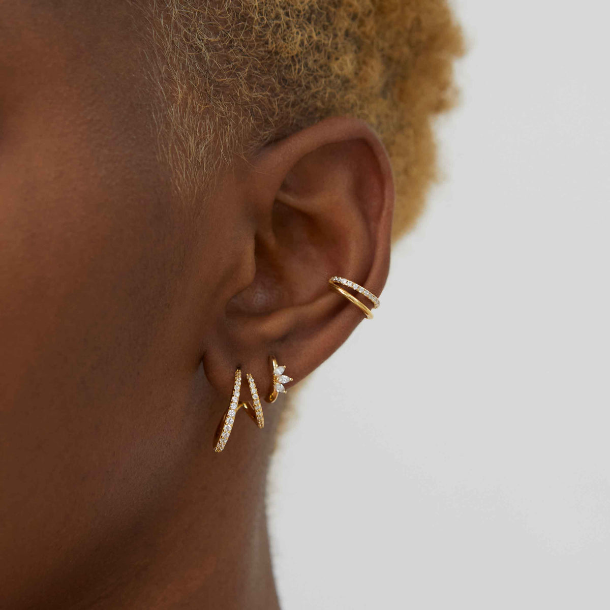 Kelly – Golden Ear Cuff