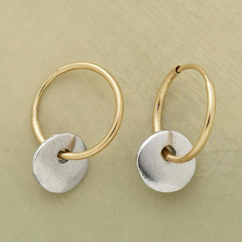 Seyna – Gold-toned circles and stylish silver-toned earrings