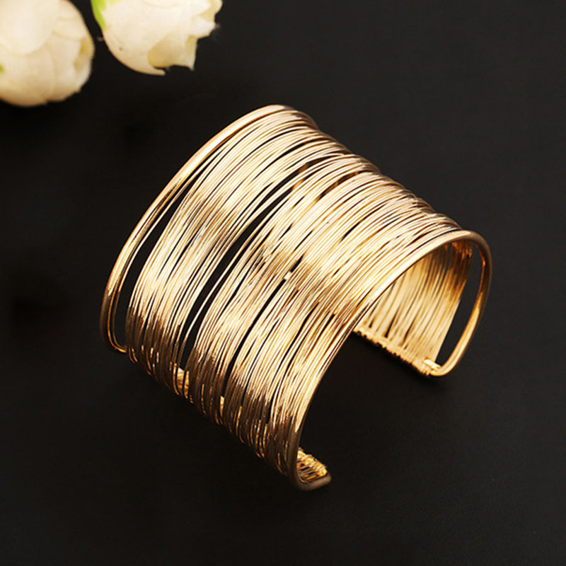 Mira – Chic Bracelet in Antique Gold